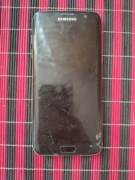 Uszkodzony telefon samsunsg z 2018