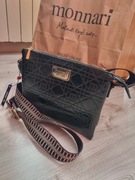 Monnari czarna torebka listonoszka pikowana z paskiem