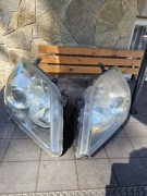 Lampy przednie Toyota Avensis T25 - Komplet