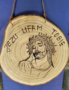 Drewniane plastry i deski z grawerem