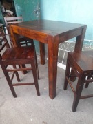 Stół plus krzesła wysokie