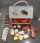 Drewniany sorter farma Melissa & Doug – Stodoła + figurki (10 el.)