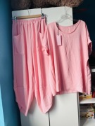 Nowy komplet  dwuczęściowy, spodnie i bluzka 