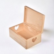 Pudełko drewniane z pokrywą | Skrzynka z drewna na prezent w serca 