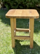 Taboret drewniany 