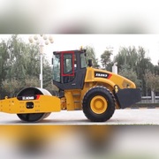 Szyba drzwi XCMG prawa lub lewa.