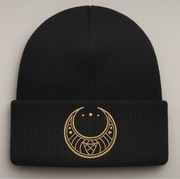 Czapka beanie z haftem złotego księżyca – styl witchy / gothic