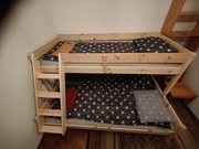 Łóżko piętrowe 3 osobowe VESTERVIG, drewno, nieużywane 