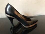 Hugo Boss szpilki 39,5 