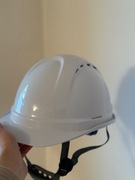 Kask ochronny BHP biały – zapięcie 4-punktowe, regulacja pokrętłem