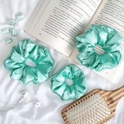 Scrunchie satynowa - gumka do włosów - rozmiar M