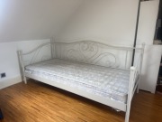 Stylowe łóżko metalowe / Leżanka Jysk Meldal 90x200 + materac GRATIS