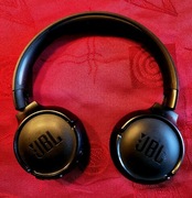 Słuchawki bezprzewodowe nauszne JBL CZARNE stan bdb