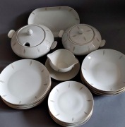 Triptis porzellan Turyngia. Serwis obiadowy. 22 elementy. 