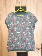 106 Bluzka koszulka na krótki rękaw oliwkowa w kwiaty rozmiar XL/XXL