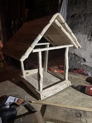 Wykonam karmnik lub inne ozdoby drewniane (mam 17lat)