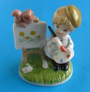 figurka ceramiczna - dziewczynka malarka