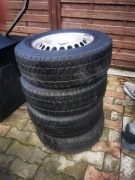 Zestaw 4 opon zimowych z felgami 215/65/R16