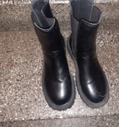 Buty 39 czarne na obcasie botki