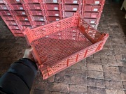 Srzynki plastikowe czerwone 40x30x12 cm 77 sztuk