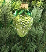 Bombka szklana truskawka zielona ręcznie dmuchana i dekorowana !Wz29