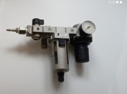 Zespół przygotowania powietrza SMC FRL filtr, reduktor, manometr AF4000-04B
