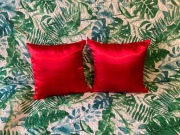 Dwie poszewki na poduszki 40 x 40 cm czerwone