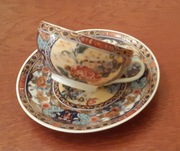 Japońska filiżanka z gejszą chryzantemy