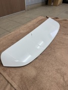 SPOJLER DOKŁADKA KLAPY RAZEM Z ŚWIATLEM STOPU  AUDI A4 B9  8W9827933 