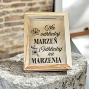 Śmieszna skarbonka Skarbonka z szybką Zbieram na marzenia Prezent Grawer 