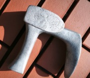 Kobylka – szewska vintage PRL żeliwo – kolekcjonerska, znak odlewni