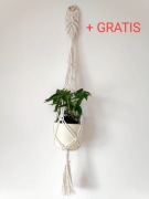 Kwietnik wiszący na doniczke ze sznurka makrama