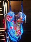 Stroj kapielowy kwiaty 44D.nowy caly zmetka