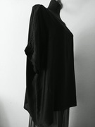 Włoskie bluzki ala satyna z połyskiem z gipiurą na