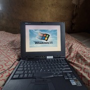 Stare komputery windows 98 Dell z drukarką i zasilaczami