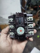 Nadprądowy przekaźnik R101 zakres 18-28 A