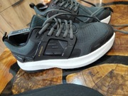 Buty sportowe firmy World Cup Pro Geintlain U.S