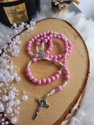 Damski różowy różaniec z Medjugorie