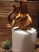 Stojak na ręcznik papierowy lub papier toaletowy 