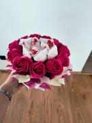 Flowerbox z Rafaello i różami mydlanymi Imieniny Urodziny 