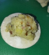 Pierogi domowe ziemniaki,wędzona słonina i boczek.