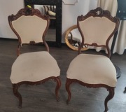 Przepiękne antyczne barokowe krzesła.