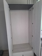 Szafa biała drewniana elegancka bardzo pojemna