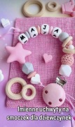 Personalizowana zawieszka do smoczka z imieniem, w beżowych tonacjach