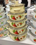 Zestaw garnków emaliowanych truskawki,kwiaty 5 szt 