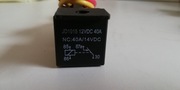 Przekaźnik 12v/40A  plus gniazdo.