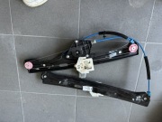 Podnośnik szyby prawy przód BMW F30 7259824