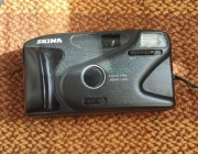 Aparat analogowy Skina SK-107 z futerałem