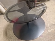 sprzedam stolik blat szklany podstawa metalowa solidny