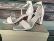 Sandały na obcasie Ryłko 